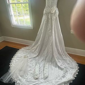 MoriLee weeding dress with veil and arm sleeves